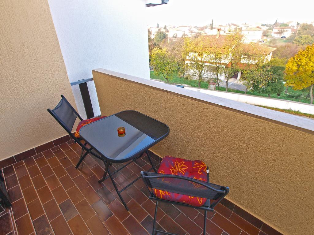 Family Friendly Apartment 946 Pula Eksteriør billede